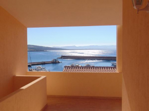 Fronte mare attico indipendente ed esclusivo con terrazza panoramica